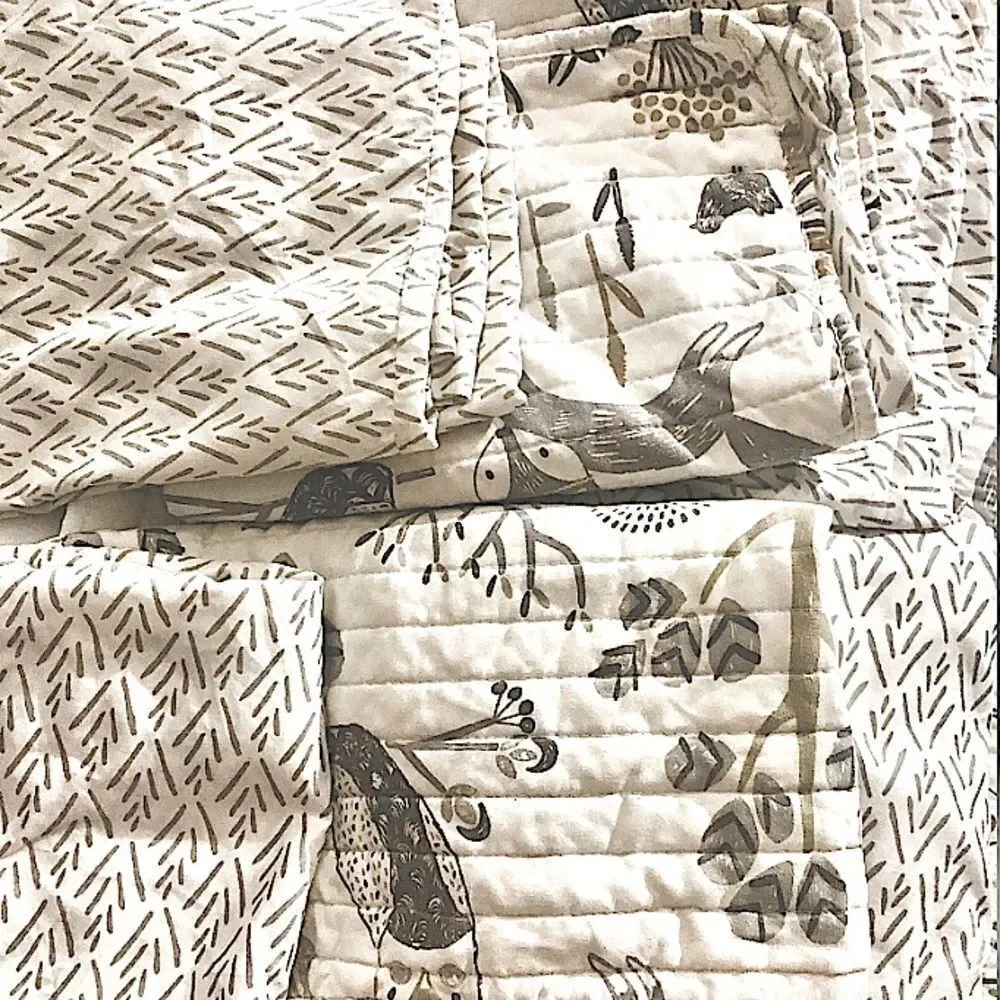 Bunk bed set of 2 twin sets including 2 sheets and 2 pillow cases and comforters